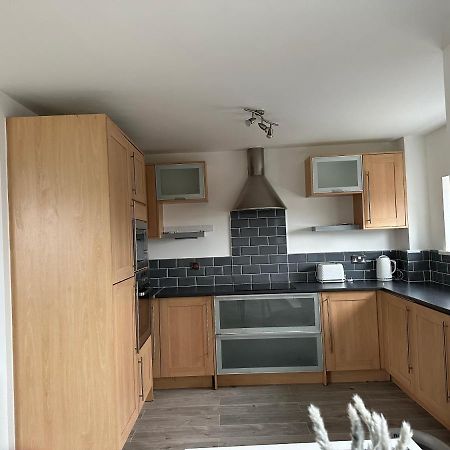 2 Bed Modern Apartment 스완지 외부 사진