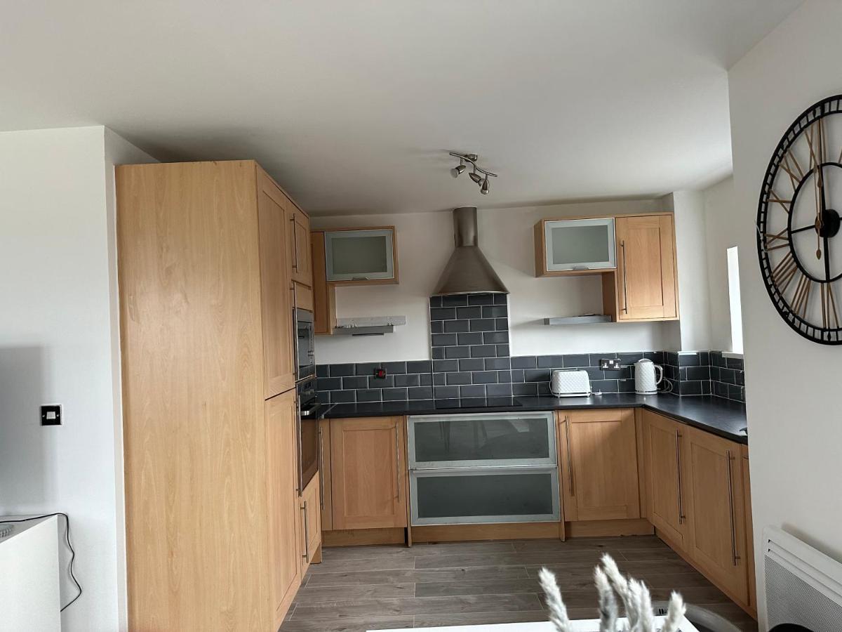 2 Bed Modern Apartment 스완지 외부 사진