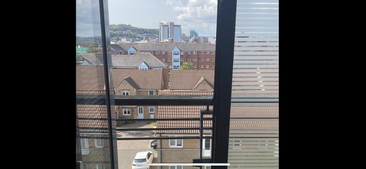 2 Bed Modern Apartment 스완지 외부 사진