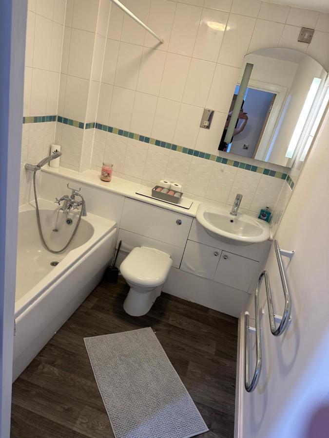 2 Bed Modern Apartment 스완지 외부 사진